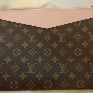 Louis vuitton daily pouch pink and monogram like new